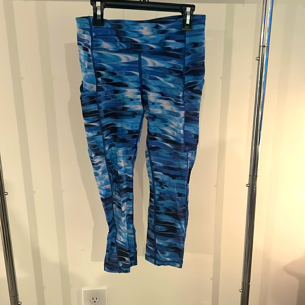 Lululemon size 4 “water style” leggings